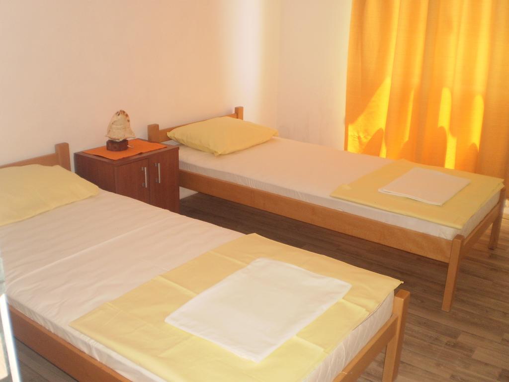 Apartment Vuk I Novak Ulcinj Phòng bức ảnh